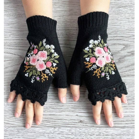 Cozy Floral Embroidered Fingerless Mittens - Picture 3 of 6